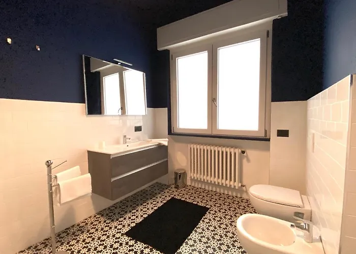 Renzo, Dongo, Di Apartamento Dongo