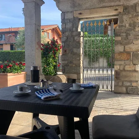 Renzo, Dongo, Di Apartamento *