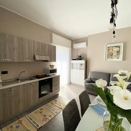 Apartamento Renzo, Dongo, Di